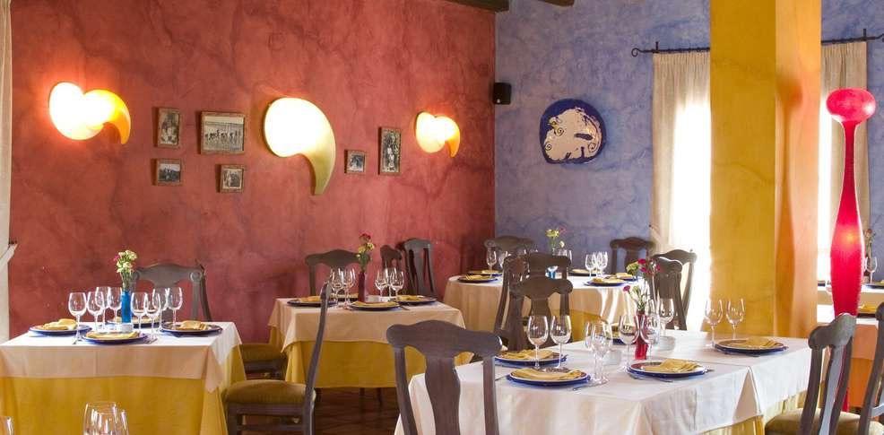 Hotel Restaurante Font Salada Oliva Exterior photo